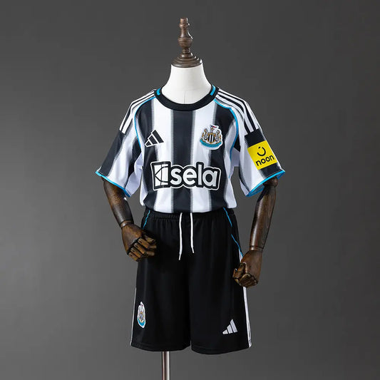 Conjunto infantil Newcastle 2025/26 Home